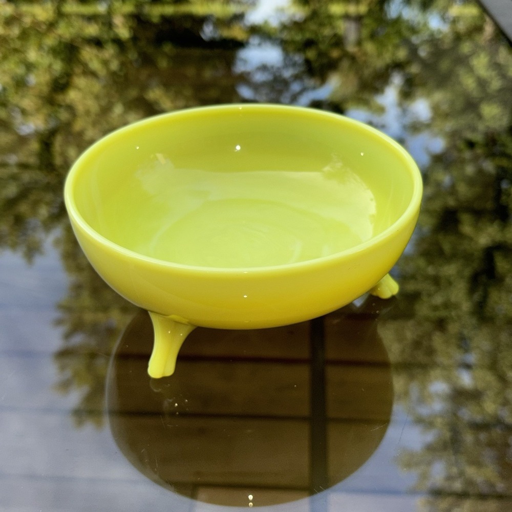 VTG 1920's Cambridge Glass Primrose Opaque Tri-footed Bowl Uranium Vaseline 6"